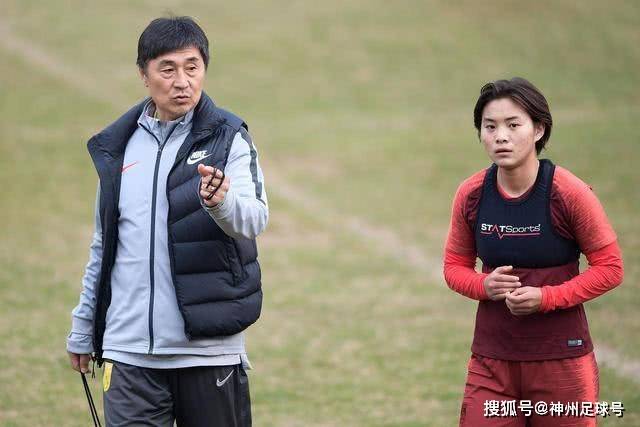 法网-王欣瑜苦战3盘负科帕奇 王曦雨收退赛礼首进32强